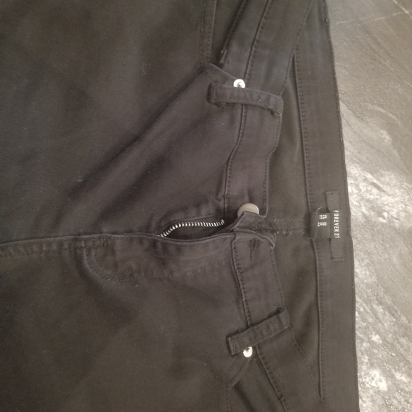 Forever 21 soft skinny Jean's - Picture 2 of 2